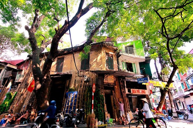 HANOI CULTURAL DISCOVERY TOUR ( "5 in 1" 4 hours - Special Package!) - Three Or Four Stops For Hanoi Street Food