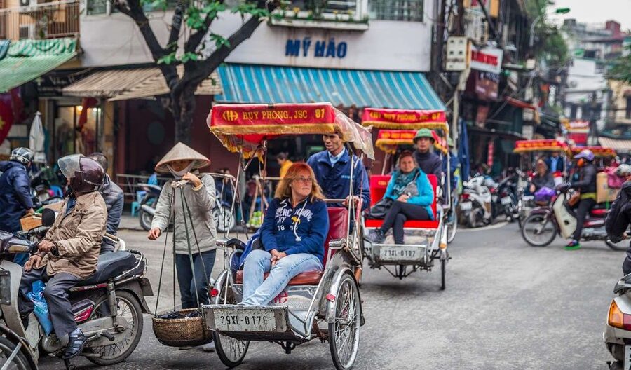 Hanoi: Cyclo the Old Quarter and Egg Coffee Tour - Bun cha gives the tour a proper meal