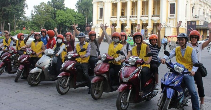 Hanoi: Food and Sightseeing Motorbike Tour with 7 Tastings - Starting in Hanoi and reaching West Lake