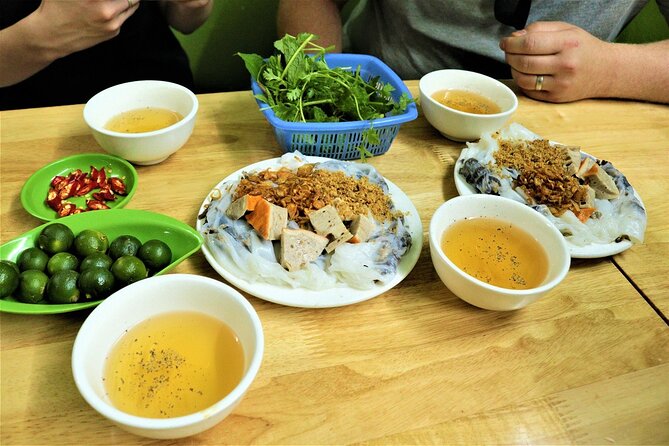 HaNoi Foodie Tour - Mini Class Coffee - Tasting green papaya salad, spring rolls, and pho