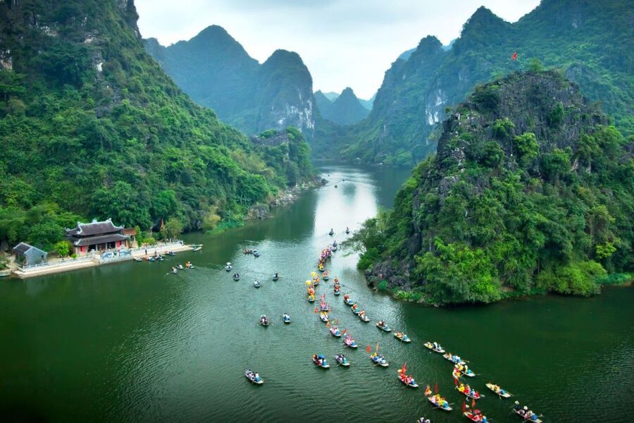 Hanoi: Guided Full-Day Hoa Lu, Trang An and Mua Cave Tour - Buffet lunch and the pause between sights