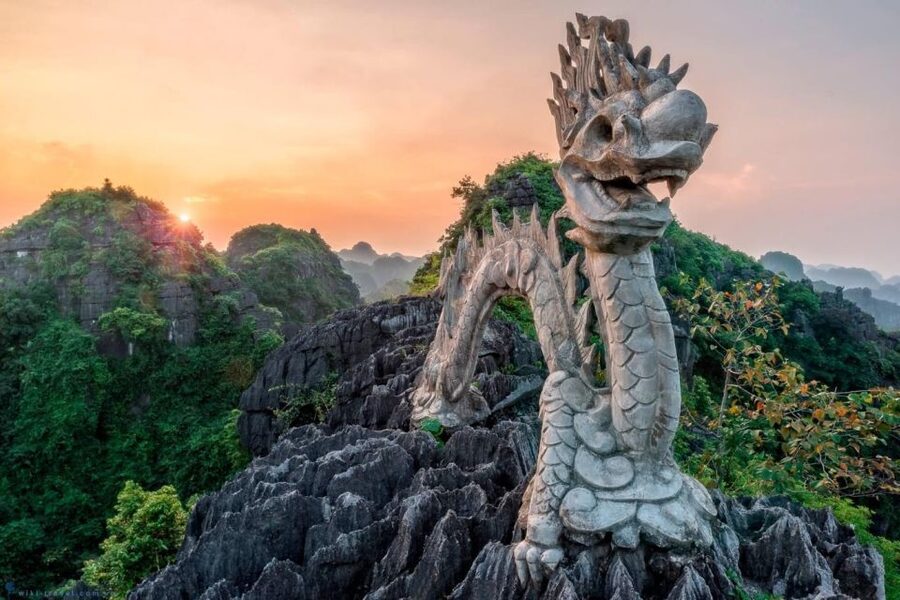 Hanoi: Guided Full-Day Hoa Lu, Trang An and Mua Cave Tour - What the guides add to the experience