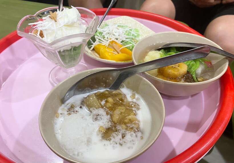 Hanoi: Guided Street Food Tour with Train Street Experience - Who should book this Hanoi food tour?