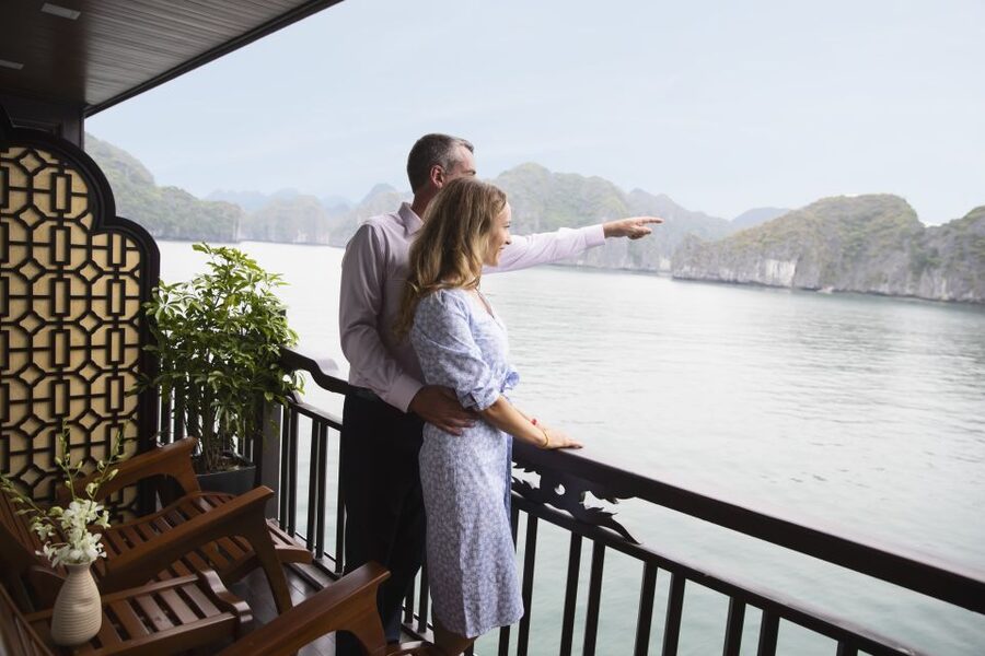 Hanoi: Halong Bay 2-Day 5-Star Balcony Cruise & Bathtub - What the $162 price really buys