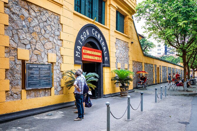 Hanoi Heritage Premium Daily Tour - How the limousine and group size affect the day
