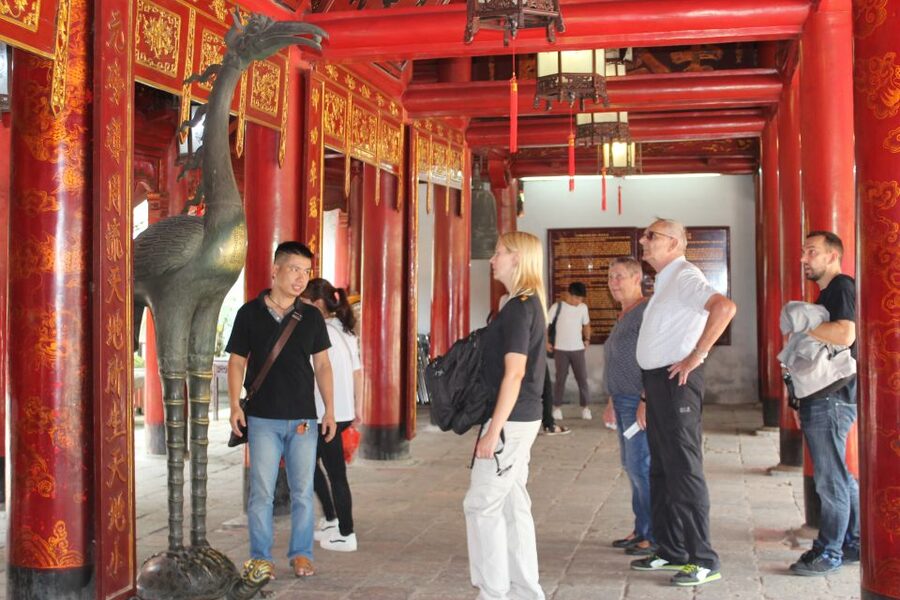 Hanoi Highlights: Full-Day Small Group City Tour with Lunch - Lunch at a local Hanoi restaurant