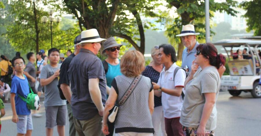 Hanoi Highlights: Full-Day Small Group City Tour with Lunch - The Ho Chi Minh Complex and One-Pillar Pagoda