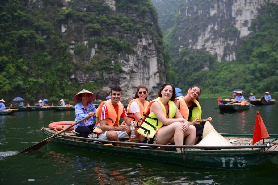 Hanoi: Hoa Lu, Trang An, and Mua Cave Full-Day Trip - Trang An by boat: the calm heart of the day