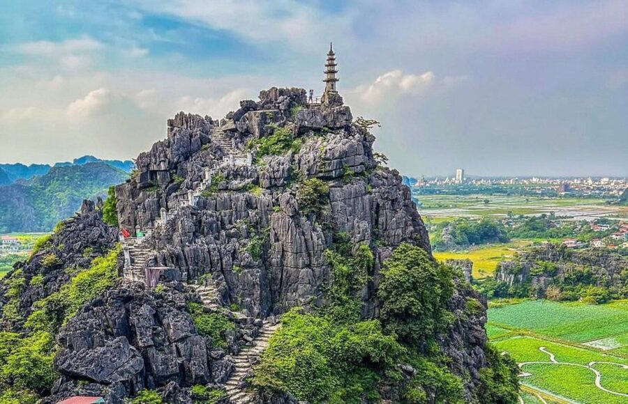 Hanoi: Hoa Lu, Trang An, and Mua Cave Full-Day Trip - Heat, fitness, and the best time to go