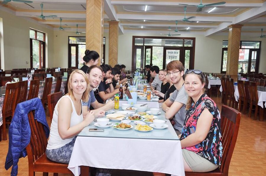 Hanoi: Hoa Lu, Trang An Caves & Mua Cave Day Trip and Lunch - Who should book this day trip?