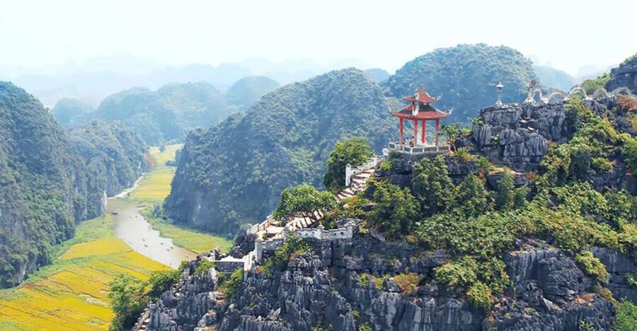 Hanoi: Hoa Lu, Trang An Caves & Mua Cave Day Trip and Lunch - Hoa Lu and Vietnam’s 10th-century royal past