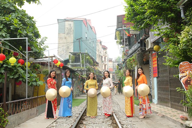 Hanoi Instagram Tour: The Most Scenic Spots - Train Street and the old railway line