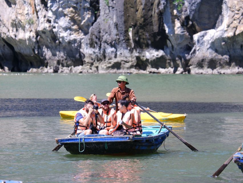 Hanoi: Islands & Caves Ha Long Cruise with Lunch & Kayaking - Thien Cung Cave and its 45-minute walk
