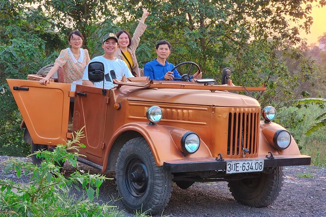 Hanoi Jeep Tour: Red River Countryside+ Backstreet+ Train-street - Finishing with Vietnamese food at Hidden Gem Café