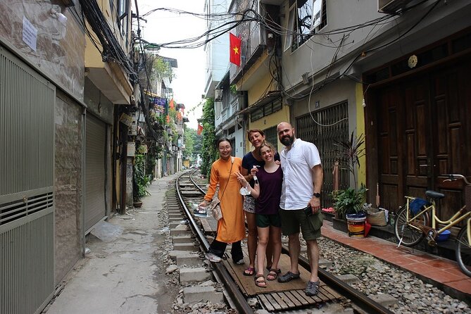 Hanoi Motorbike Tour Led By Women: Hanoi City Half Day - Old Quarter lunch and Hanoi egg coffee