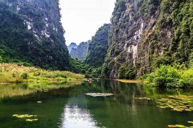 Hanoi: Ninh Binh - Hoa Lu - Tam Coc boat - Mua Cave - Best seller - Mua Cave: the hardest climb comes first