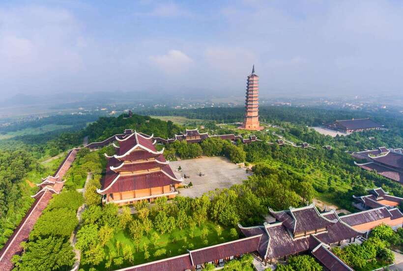 Hanoi: Ninh Binh, Trang An, Mua Cave and Bai Dinh Pagoda - Guides, transport, and group size