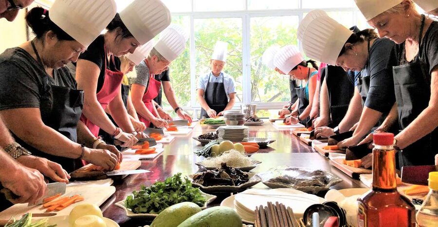 Hanoi: Old Quarter Market Tour and Cooking Class with Meal - A wet-market walk with Daisy or another local guide