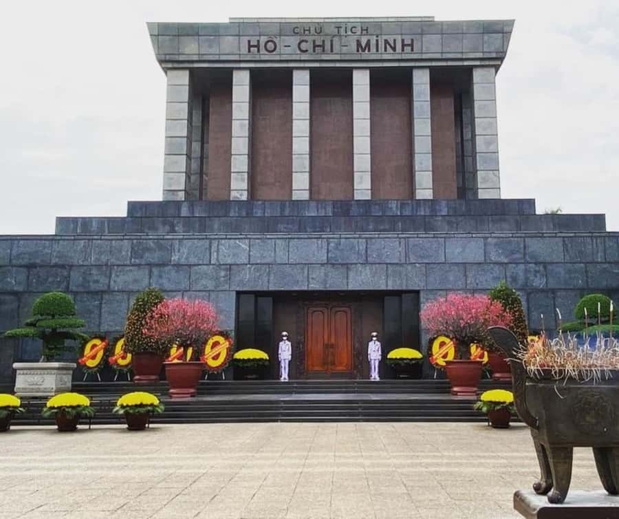Hanoi: Private Half-day City Highlights and Hidden Gems Tour - Guides, flexibility, and the private format