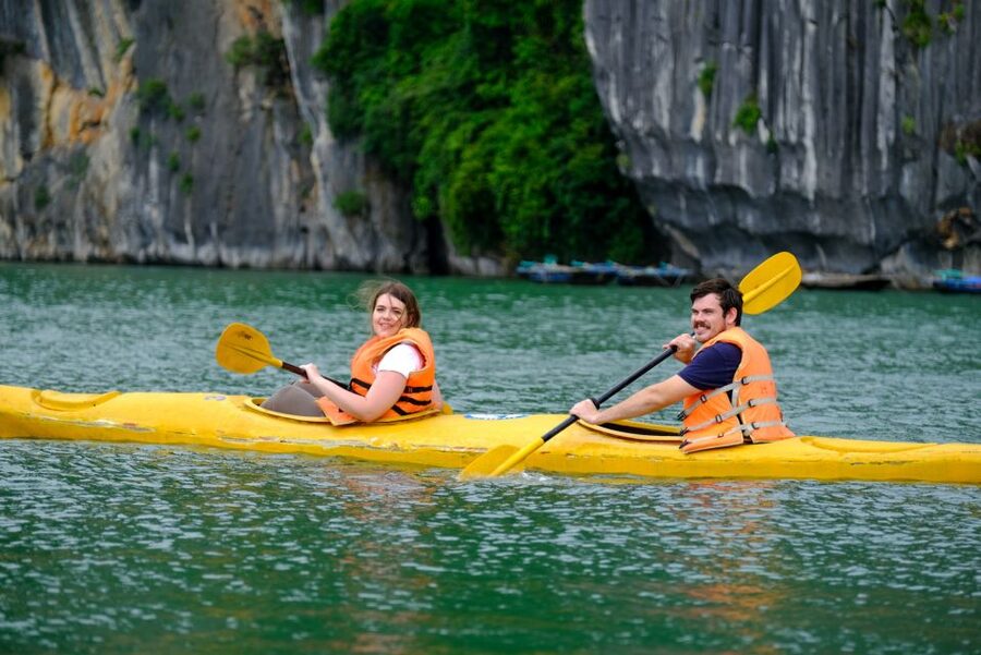 Hanoi: Roundtrip Halong Bay Islands, Caves, Kayaking & Lunch - Kayaking through Luon Cave