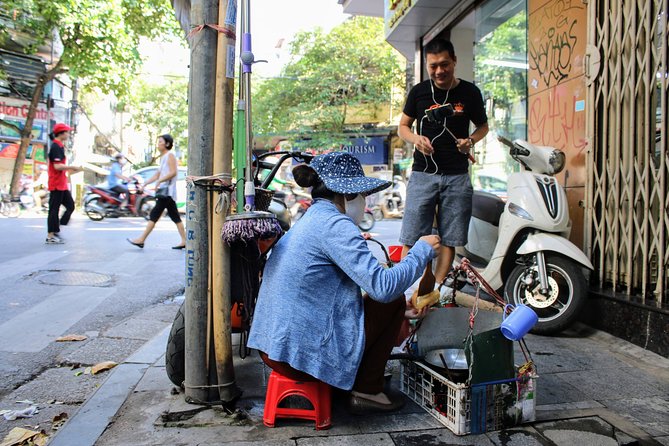 Hanoi Secret Coffee tour - From coconut and salt coffee to modern pour-over