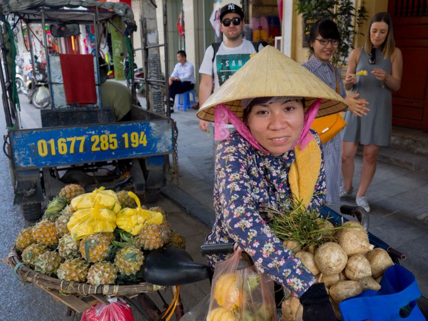 Hanoi: Street Food Experience with 5 Food Stops - How the guides shape the evening