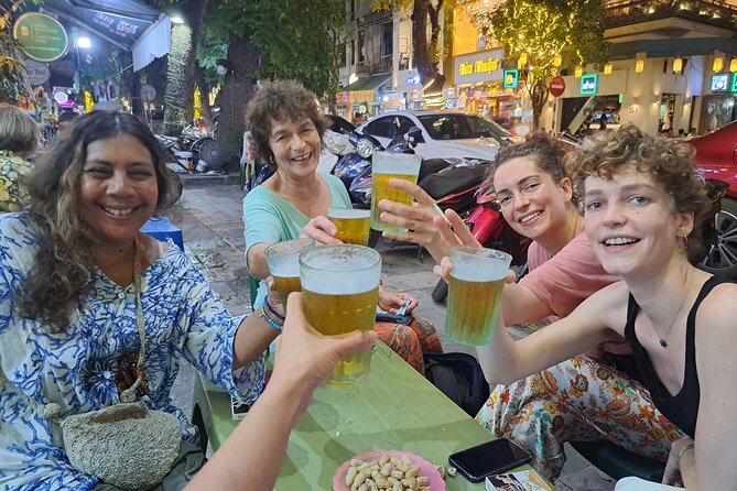 Hanoi Street Food Tour with Local Guide - Meeting Anna Nguyễn at Đinh Tiên Hoàng