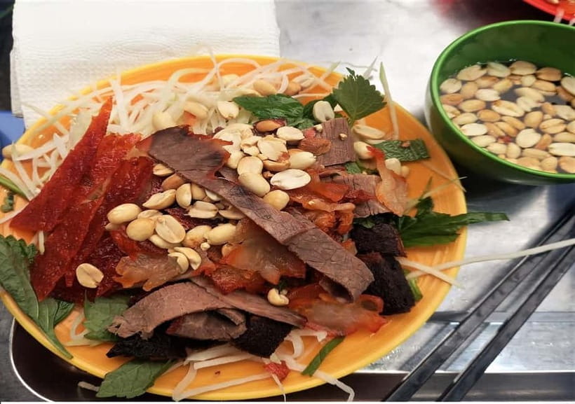 Hanoi: Street Food Tour with Train Street & Hidden Alleyways - Dry chicken pho: a different first taste