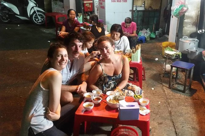 Hanoi Street Food Walking Tour - What the guide adds to each food stop