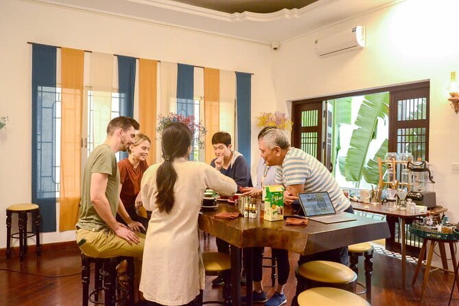 Hanoi Tea Workshop: Specialty Fresh Lotus Tea from West Lake - Practicing the Vietnamese brewing style