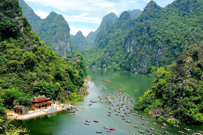 Hanoi to Ninh Binh 1 day: Trang An - Tam Coc - Mua Cave - Hoa Lu - Buffet lunch: convenient, but not the highlight