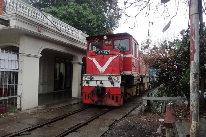 Hanoi Train Street Tour - Dong Xuan Market and the smell of daily life