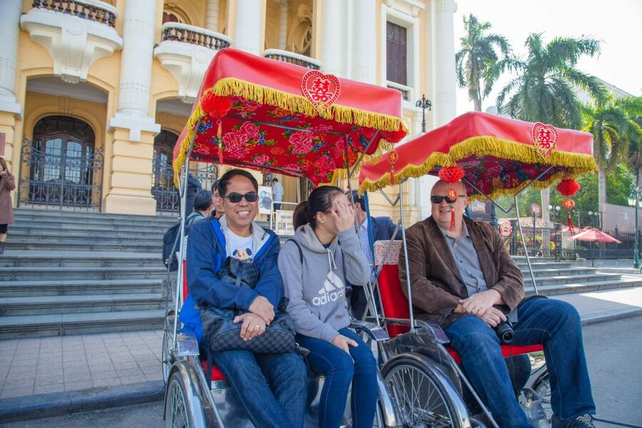 Hanoi Walking Street Food Tour & Cyclo Ride - Chè and the sweet side of Hanoi