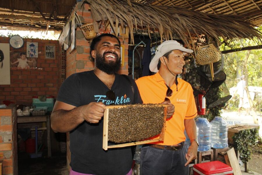 HCM: Mekong Delta, My Tho & Ben Tre Coconut Village - Vinh Trang Pagoda and the first look at the delta