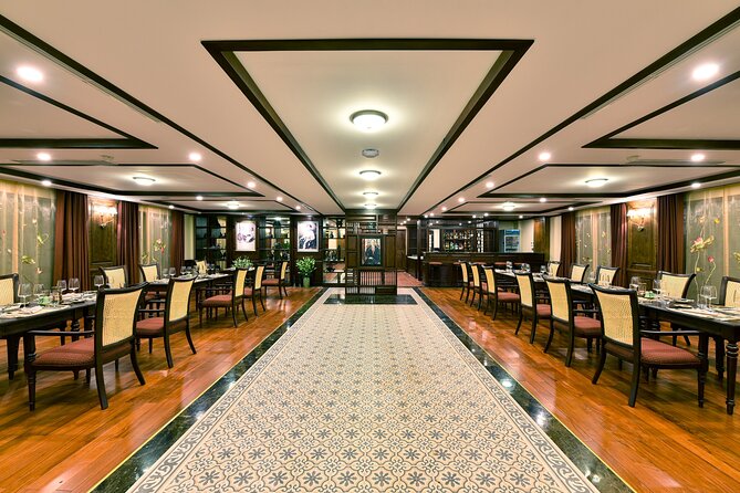 Heritage Binh Chuan 2 Days 1 Night discovery in Lan Ha Bay - Evening aboard: dinner, bars, and a little pampering