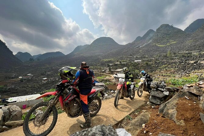 High Quality Motorcycle Dirt Bike 3 Days Tour + Private Room - What the guides add to the ride