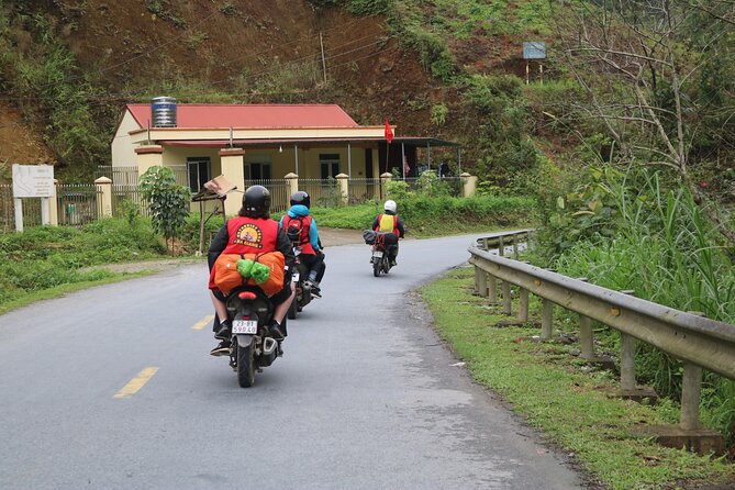 High quality Small Group 2 Day with Easy Riders + Private Room - M slope, Mau Due Valley, and the long ride back
