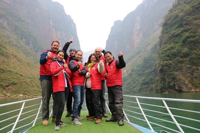 High Quality Small Group With Easy Riders 3 Day + Private Room - Day One: Quan Ba, Dao Villages, and the Hmong King Palace