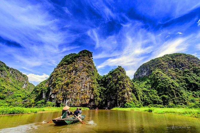 Highlight Ninh Binh Full Day Tour Tam Coc Boat, Mua Cave, Hoa Lu - Mua Cave and the dragon viewpoint