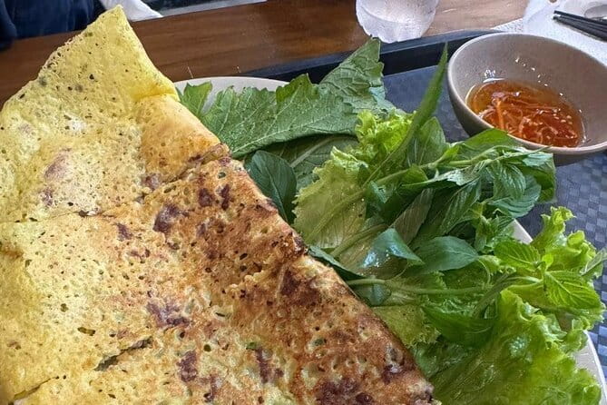 Ho Chi Minh City Food Tour with 8+ Authentic Local Tastings - Starting with food at Ben Nghe Street Food