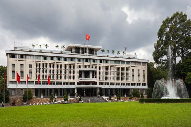 Ho Chi Minh City: Highlights & Hidden Gems - Free Walking Tour - Opera House, Continental Hotel, and Caravelle Hotel