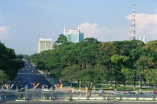 Ho Chi Minh City private full-day tour with Lunch included - Independence Palace and the tank that changed history
