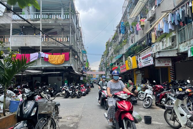Ho Chi Minh City Sightseeing, midnight, Shopping tours by scooter - Food, drinks, and the different tour choices
