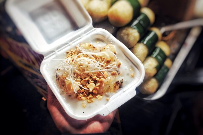Ho Chi Minh City Street Food Tour & Sightseeing By Motorbike - Bánh khọt among the Nguyen Thien Thuat apartments
