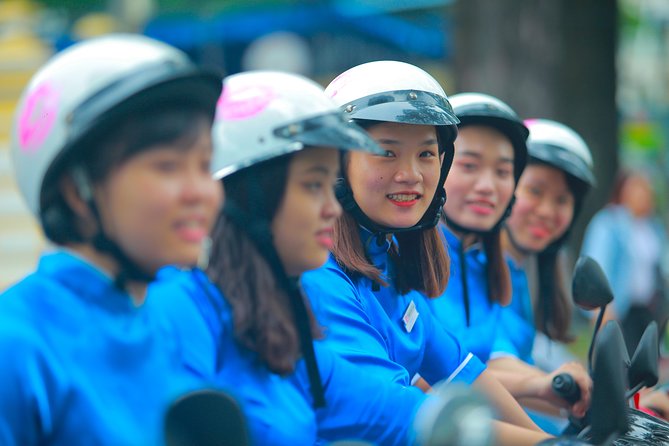 Ho Chi Minh City Tour by Motorbike with Female Riders | KissTour - Passing the Independence Palace