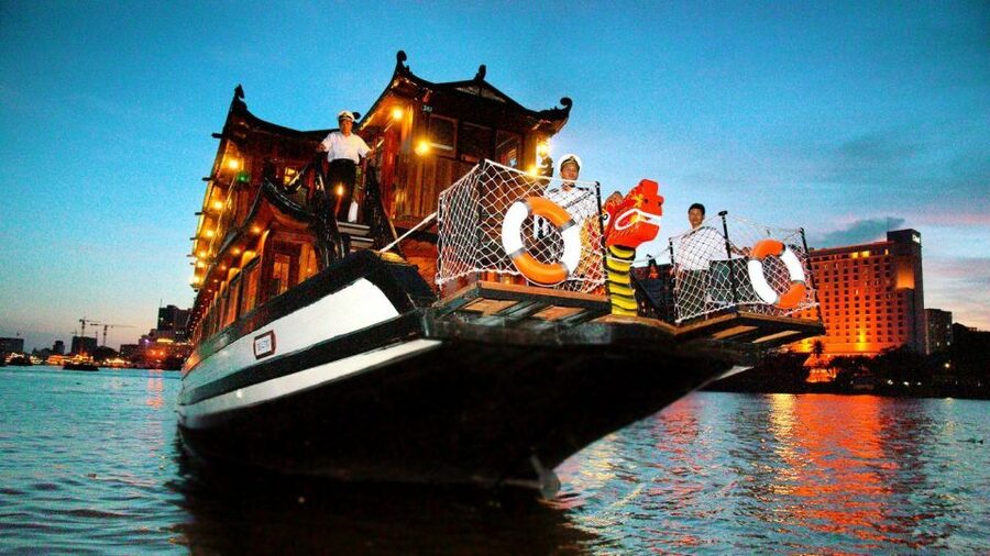 Ho Chi Minh: Private City Tour and Dinner Cruise with Buffet - Why the scooter add-on can be worth it