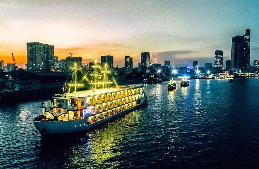 Ho Chi Minh: Private City Tour and Dinner Cruise with Buffet - Buffet dinner: plentiful, but keep expectations sensible