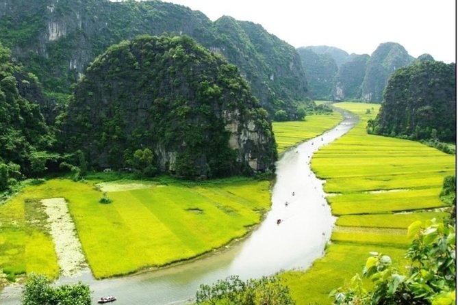 Hoa Lu Tam Coc Day Tours - Sales pressure on the river