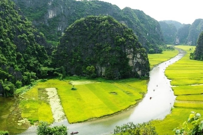 Hoa Lu Tam Coc Full-Day DELUXE Tour Including BUFFET LUNCH & River Boat Ride - Bich Dong Pagoda and the included bike ride