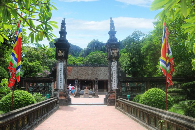 Hoa Lu - Tam Coc - Ninh Binh Day Tour: Biking, Visit Local Family - Hoa Lu and the temple of King Dinh